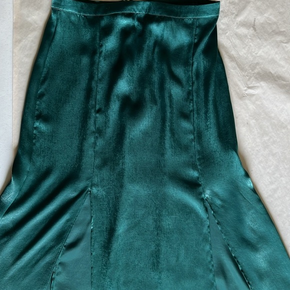 NWT - TOPSHOP - Maxi Skirt with Thigh Slits in Emerald Green - UK 10 / US 6 - Picture 7 of 9